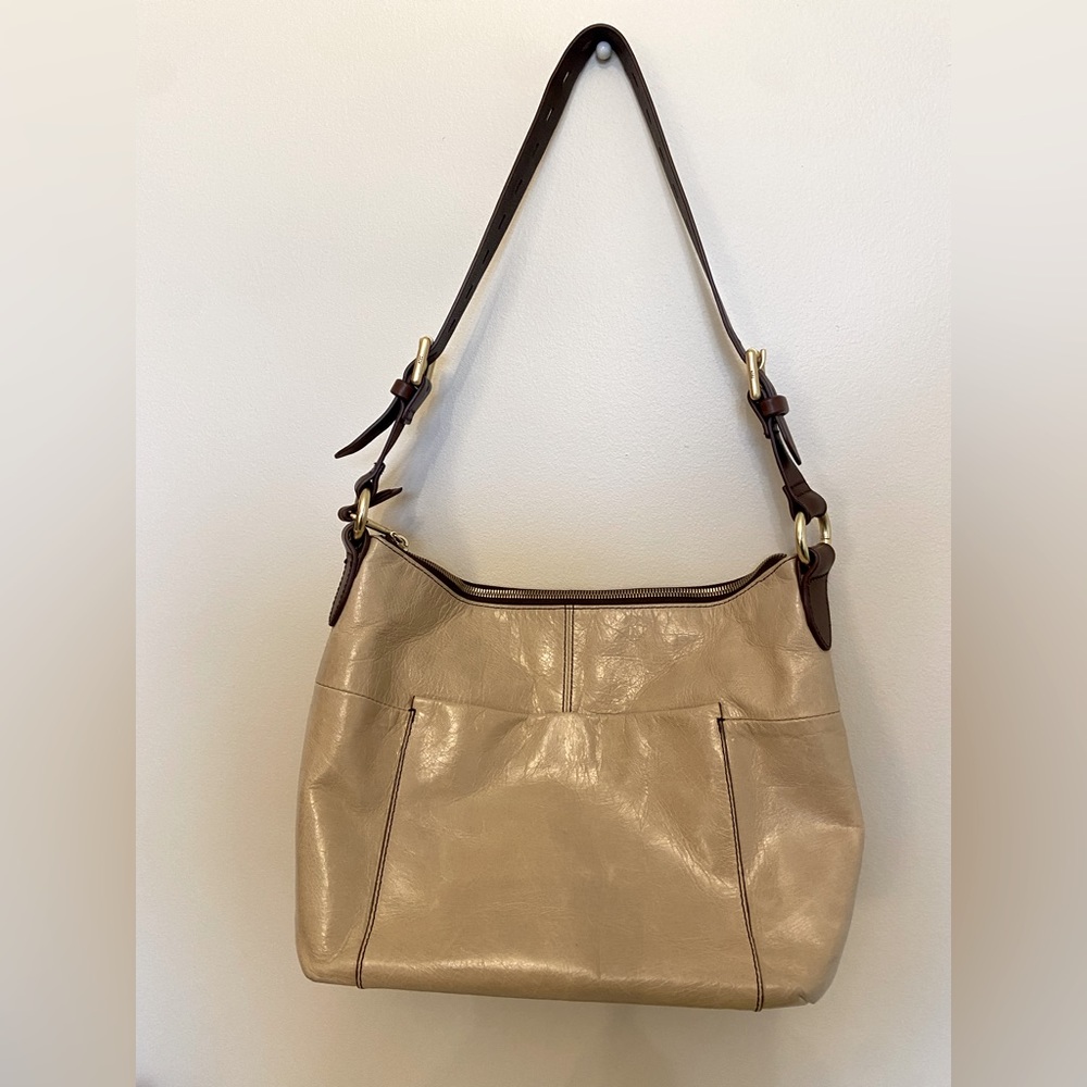 HOBO CHARLIE GREAT CONDITION. Tan leather, dark brown adjustable strap